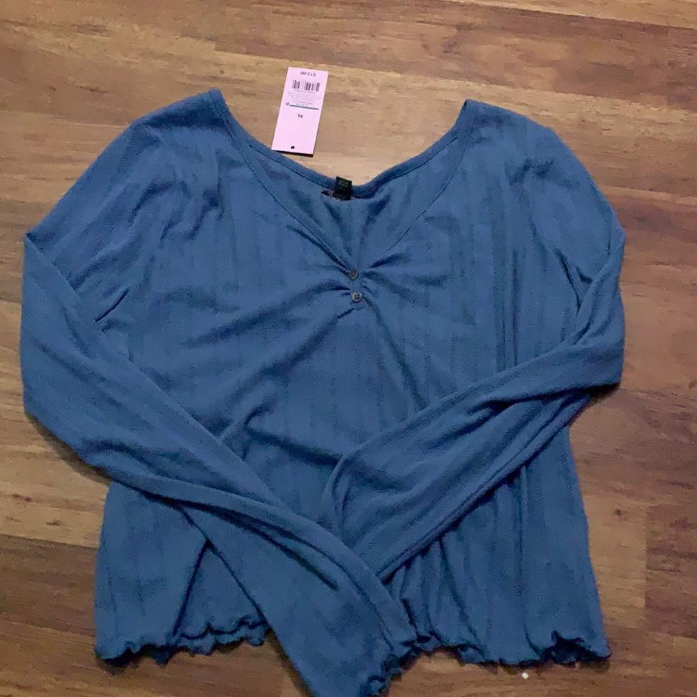 Blue long sleeve crop top